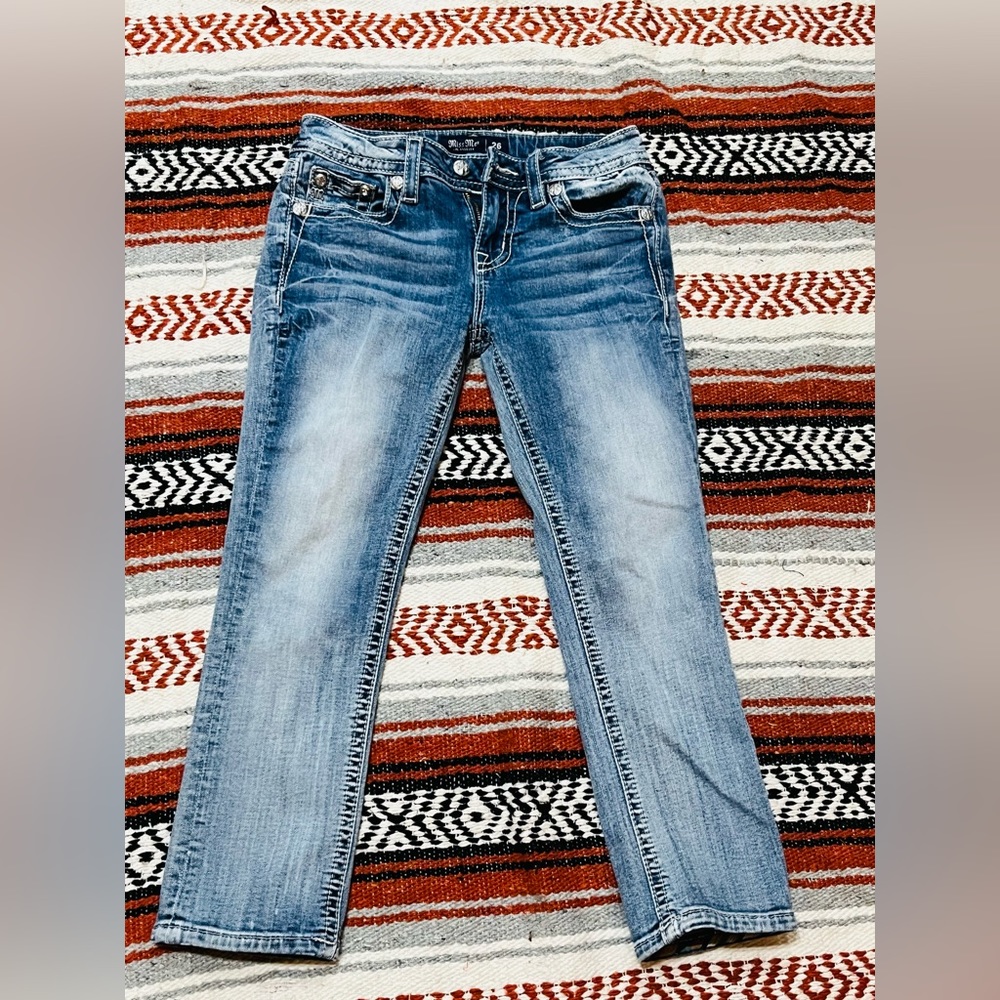 Miss Me Mid Rise Capri Size 26